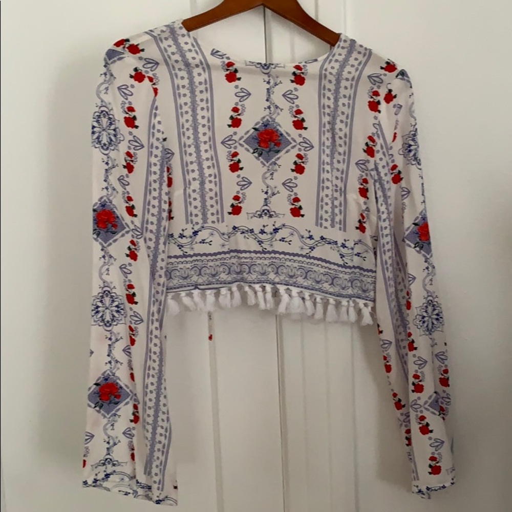 Flare sleeve cropped shirt